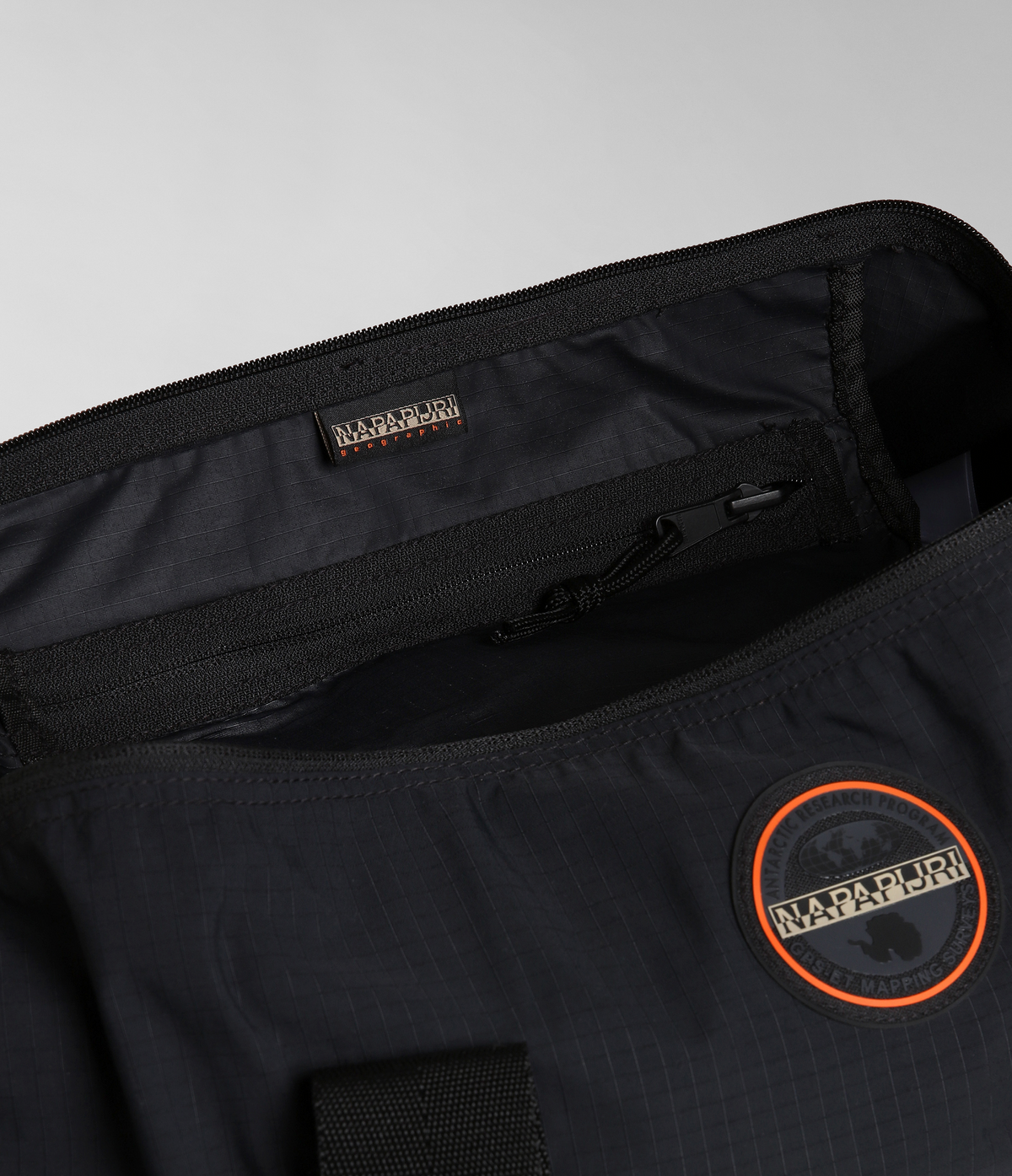 Salinas Small Duffle Bag Black - 8