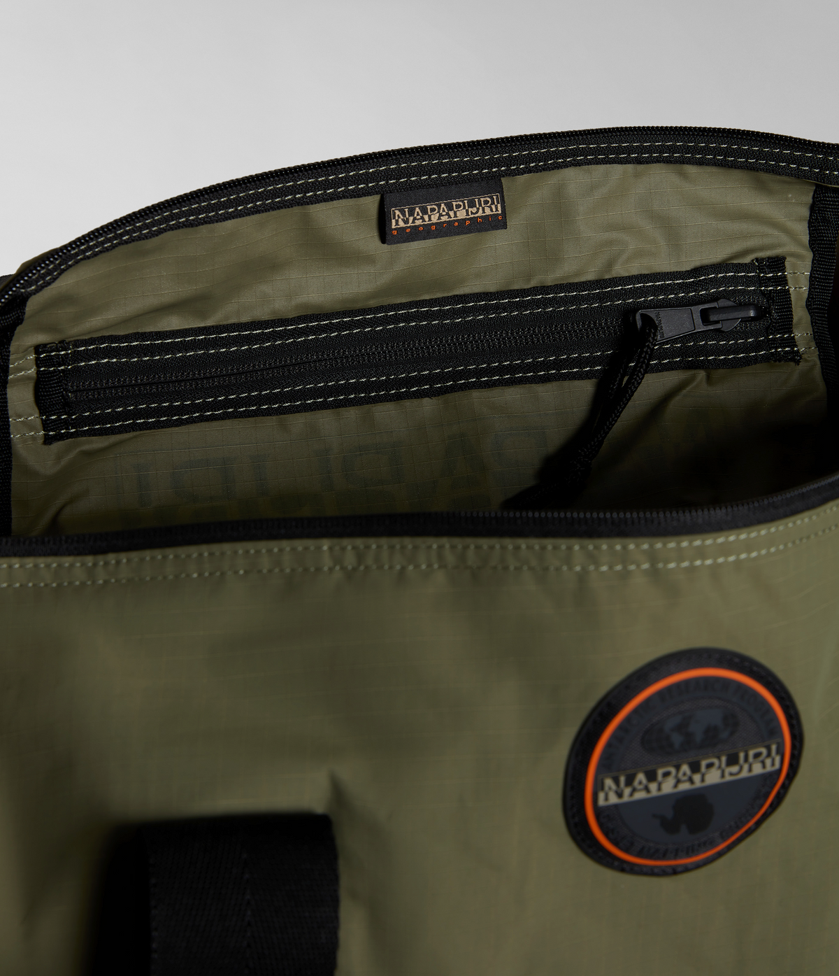 Salinas Small Duffle Bag Green Lichen - 8