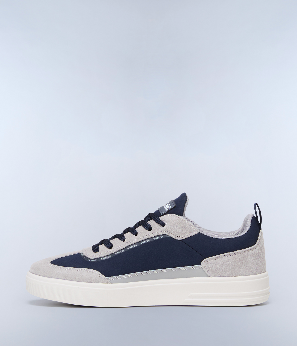 Sneaker Bark  - 3